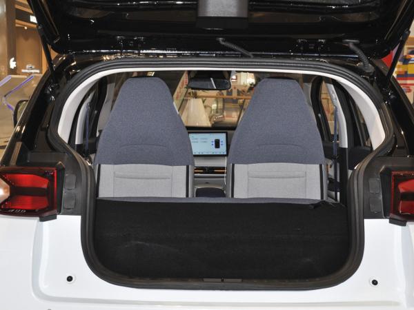 Street Legal Electric Vehicle With 2.521m Long Wheelbase 3 Kinds Of Battery Range