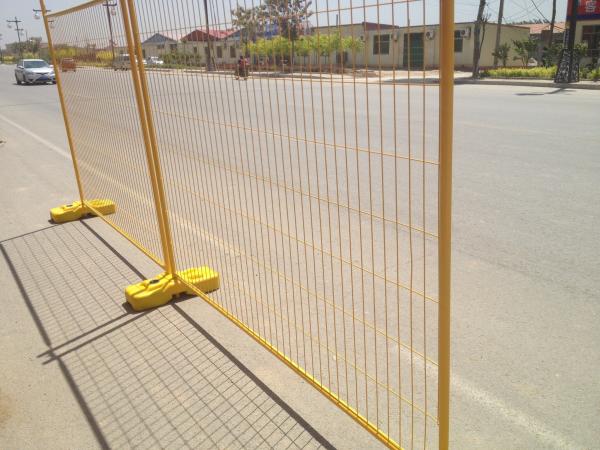 Yellow PVC Coated Hot Dipped Galvanized Temporary Fencing Panels  2100mm x 2400mm OD 32 x 2.00mm pipes thick AS4687-2007