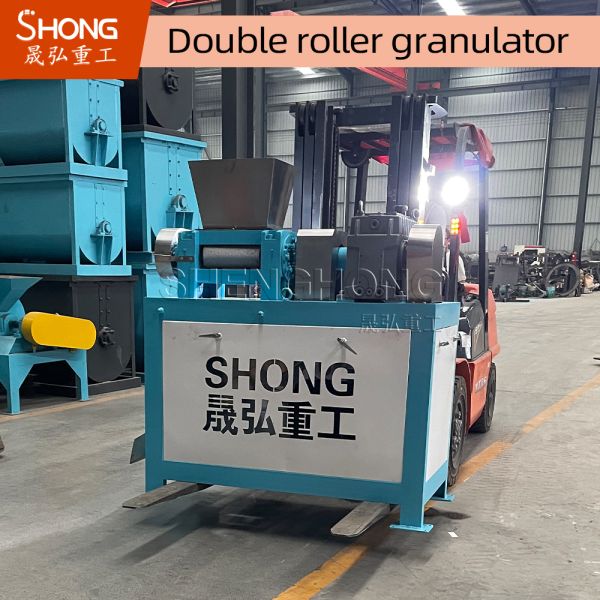 22KW Carbon Steel Double Roller Pressing Fertilizer Granulator Machine with No