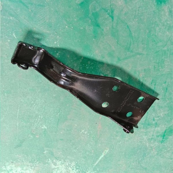 Правая дверная петля для Sinotruk HOWO Кабина грузовика Az1642110033 Части системы рулевого механизма