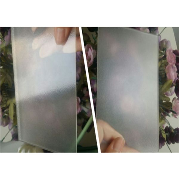 High Solar Transmittance Low Iron Toughened Glass Size Customized For Decorative