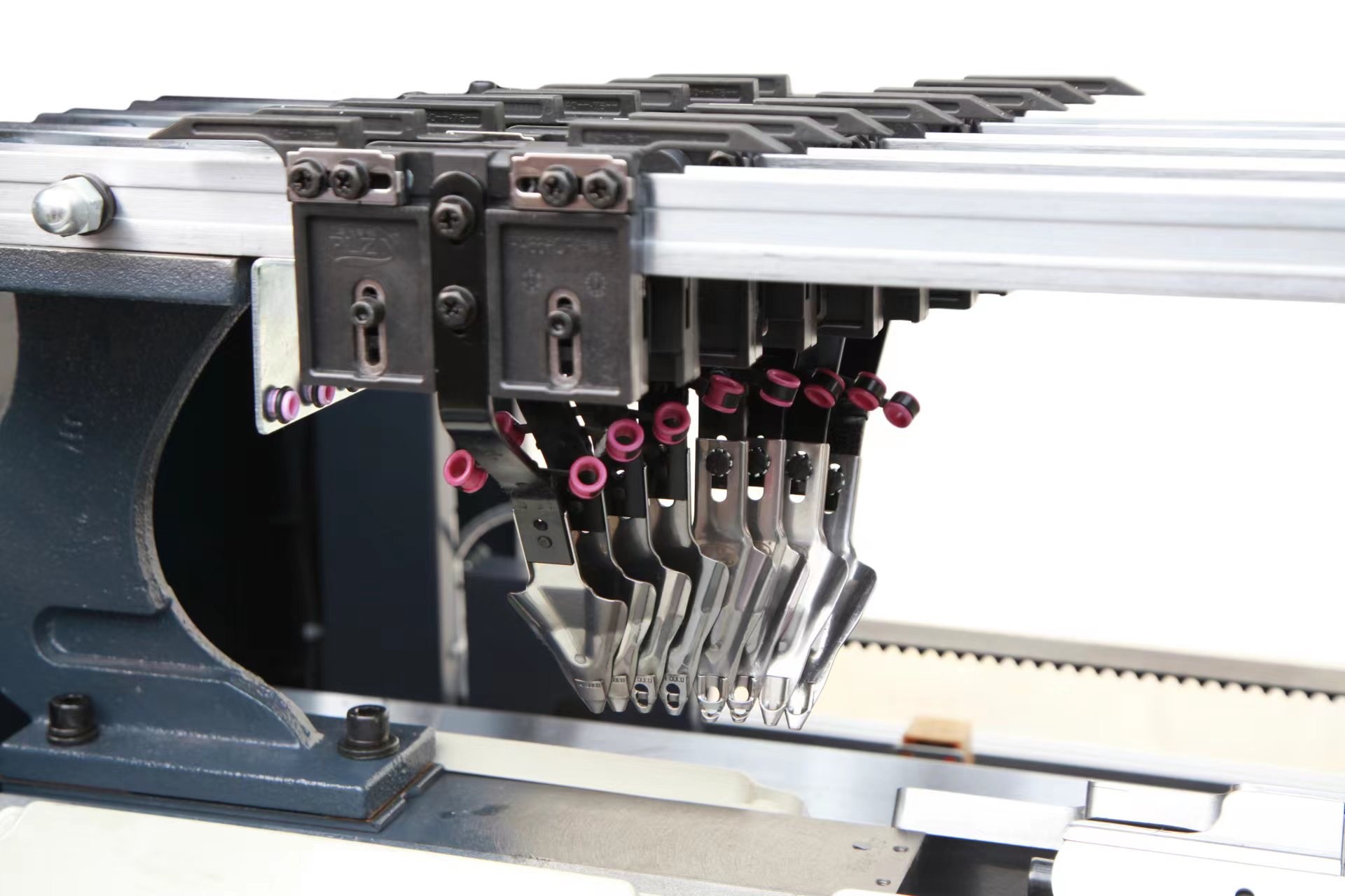 Revolutionize Your Hat and Scarf Knitting with 3 System Computerized Knitting Machine