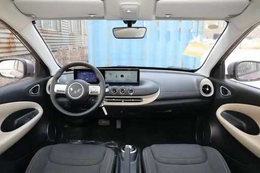 Новые энергетические транспортные средства Ute Wuling Bingo 203KM 2023 Модель 5 мест 4 метра в длину