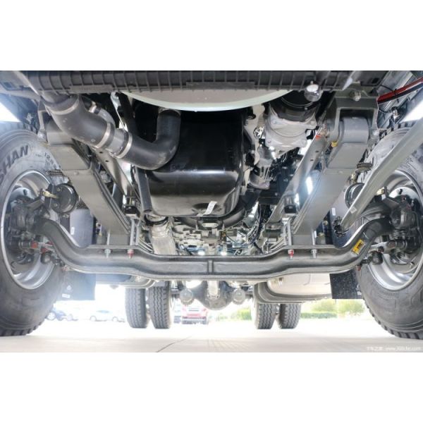 SINOTRUCK Haohan J5G 4X2 Tractor Trucks with 340HP and 300-400L Fuel Tank Capacity