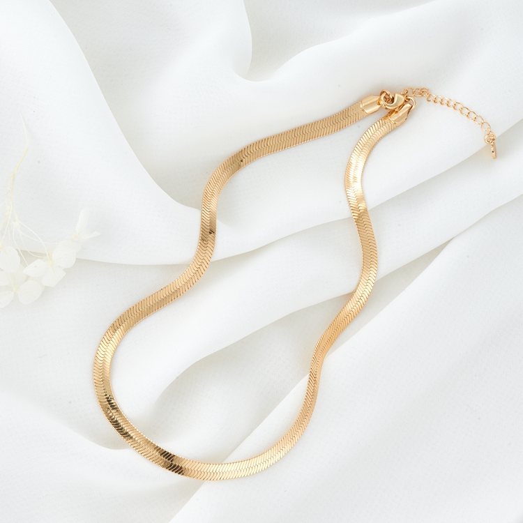 Wholesale Trendy Brass 14K Gold Plated Flat Snake Bone Necklace Chains