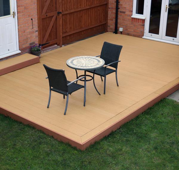 135 X 25 UV Resistant WPC Composite Decking Waterproof Interlocking Deck Boards