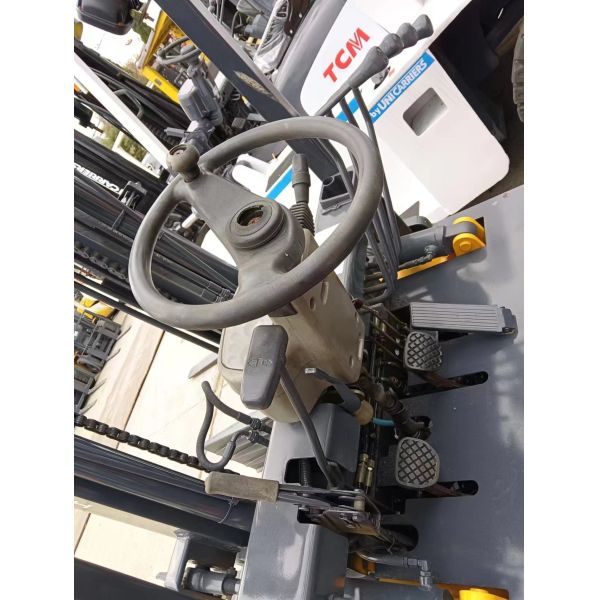 Yellow FD30T Forklift A Versatile Machine for Various Applications