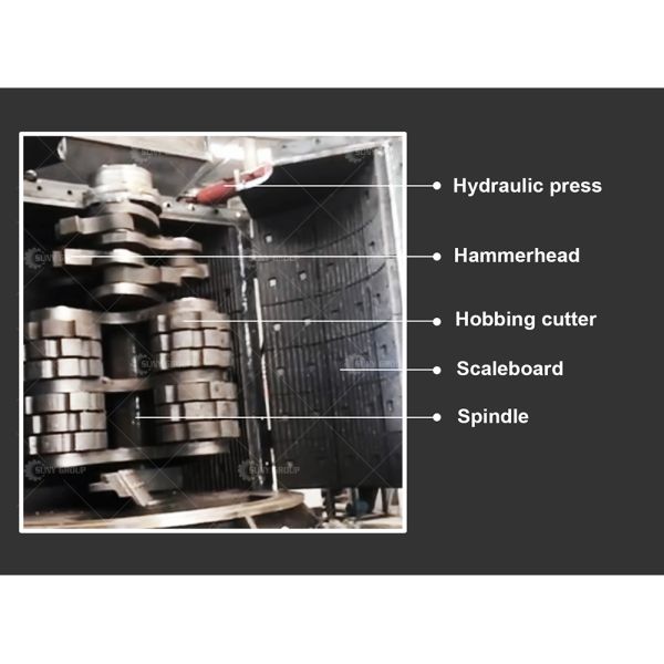 Вертикальный дробилка для отходов металла вес KG 12000 Количество молотов 2/4 шт.