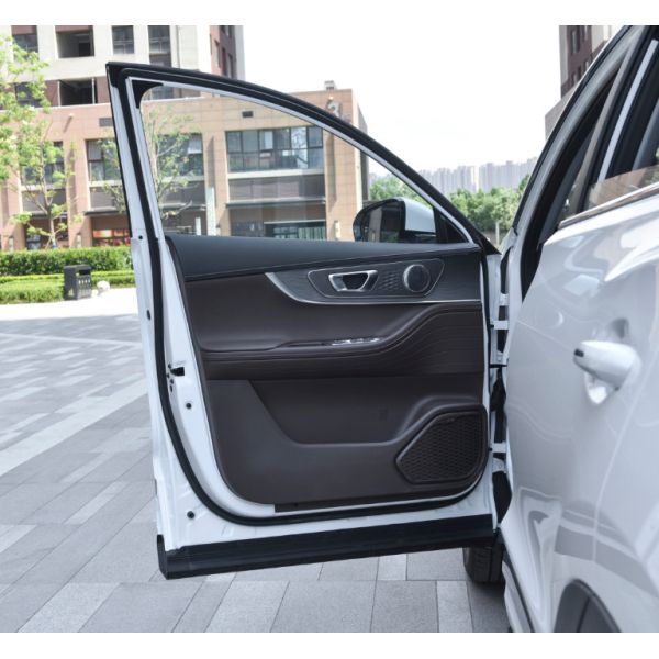 Места SUV версии 5 Chery TIGGO 8 PRO 2022 390T 254HP 4WD обширных