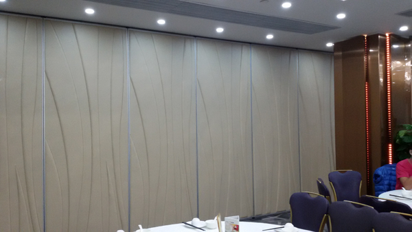 Панели ткани конференц-зала акустические, складывая двери сползая стекла