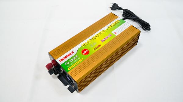 Sistema de cargador de inversor inteligente 2000W con defensa de sobrecarga de 12V a 220V de conversión de potencia UPS Charger