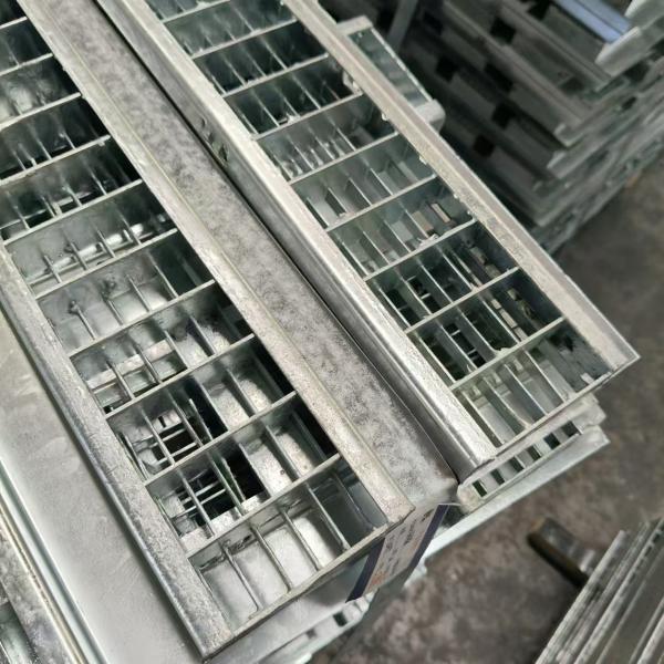 Customized Size Bearing Bar Anti Slip Grating For Heavy Duty Applications