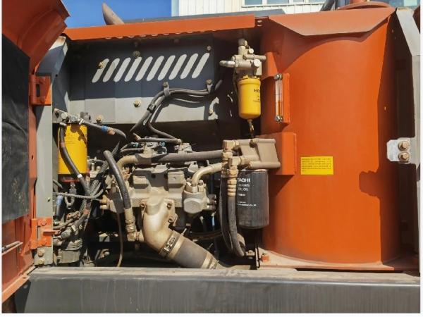 HITACHI ZX195 Excavadora de rastreador usada 18900kg Operación estable con 0.91m3 de cubo