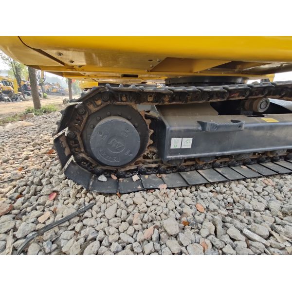 Гидравлический экскаватор Komatsu PC130 8 13тонны 12560 кг