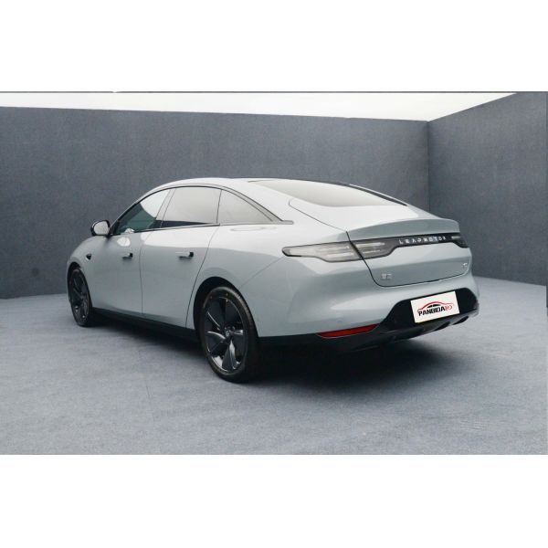 Wholesale Luxury Leap Motion C01 Auto Small Vehicle Electric Fuel Automobile New Leather Seat Covers Decoration Cheap Suv Cars