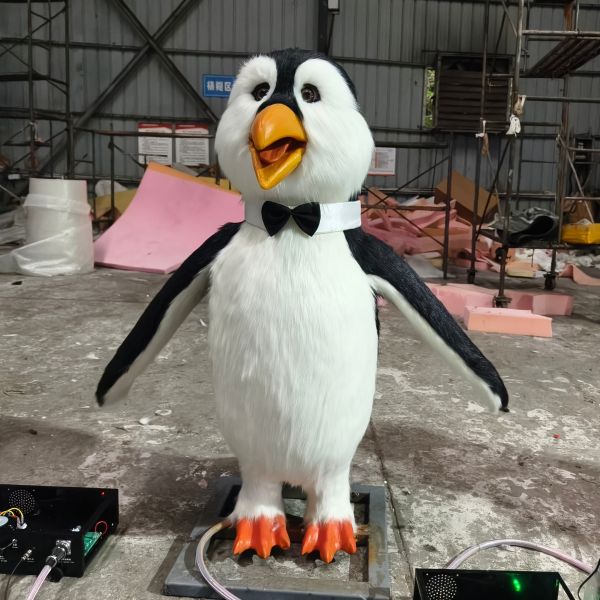 Amusement Park Animatronic Christmas Decoration Singing Cartoon Penguin for Sale