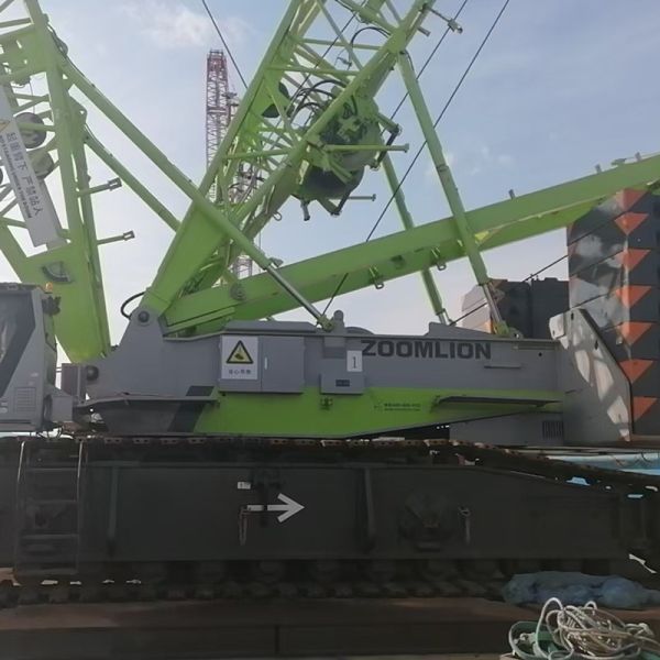 Green 500 Ton Crawler Crane ZOOMLION ZCC5800 Crawler Mounted Crane