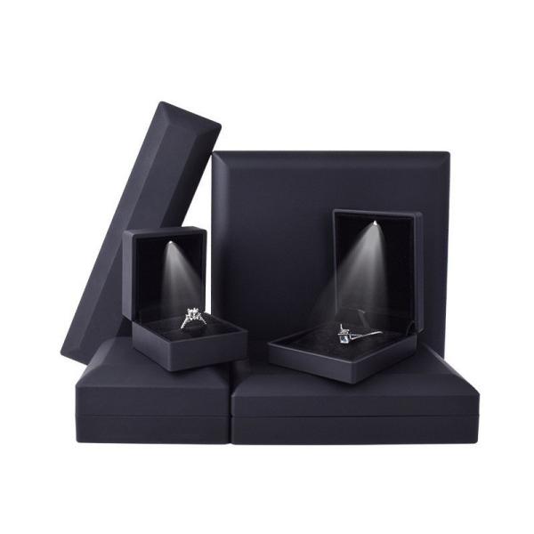 China manufacturing Wholesale high quality Led Jewellery box Packaging Necklace Bracelet Ring Jewelry Box Custom logo High End Black Plastic Led Jewelry Box with Light