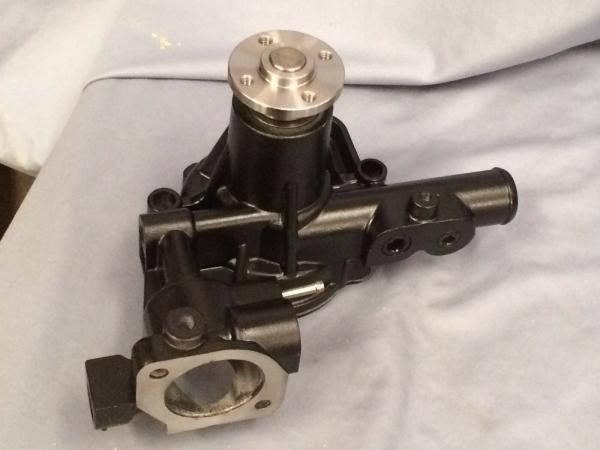 3tnv88 4tnv88 4D84-2 4D84-3 18849 Gehl 1448 1648 Yanmar Diesel Engine Spare Parts Water Pump for 1997-2007 Year