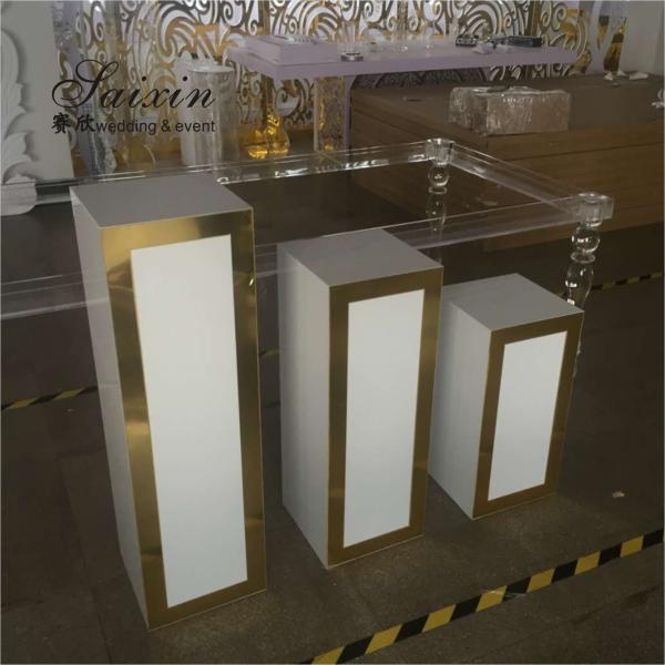 Fábrica por atacado quadrado lado de ouro colunas de pedestal acrílico branco para evento de casamento