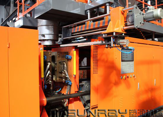 Heat Insulation HDPE Blow Moulding Machine For Plastic Round Ice Box SRB90