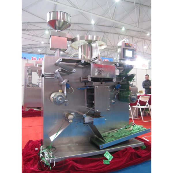 China Auto Double Aluminum Strip Packaging Machine For Capsule And Tablet