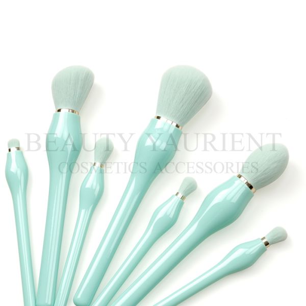 Light Green Wood Handle 7pcs Face Makeup Brush Set With Bag Long Lasting