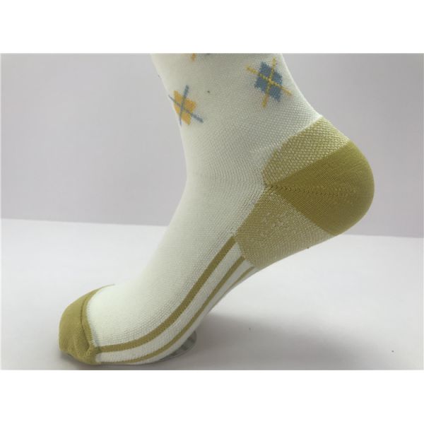Breathable Regular Style Compression Sports Socks for Running Knitted and Anti Slip