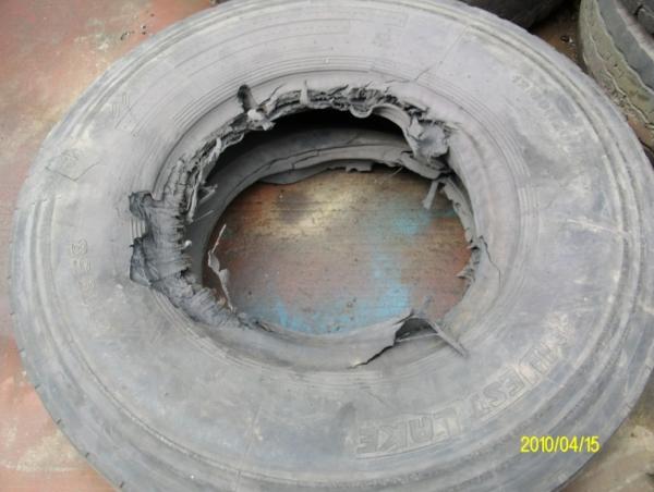 Tire Bead Remover SG-1200 Debeader Tyre Shredding Equipment For Waste Tire Recycling Line