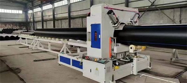 120-300 кг / ч HDPE трубный экструдер, линия производства водопроводной трубы для водоснабжения / дренажной трубы