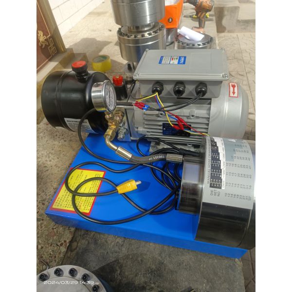 2.2 KW Motor 220V Hydraulic Hose Crimping Machine with 1 Inch Crimping Range for 6-25mm Hoses