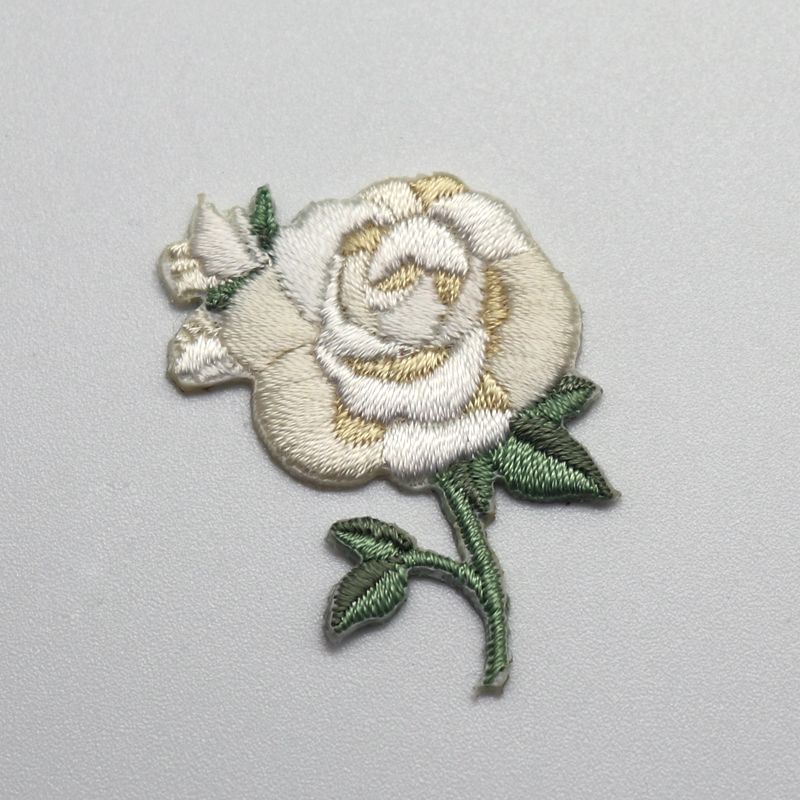 High Quality Customized Heat Cut Embroidery Rose Flower Patch for Garment