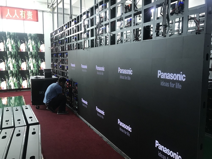 Услуга по прокату плакатов из алюминия с светодиодным литьем P6 Full Color LED Video Wall Panel