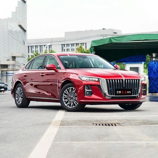 1.5-2.0L Hongqi H5 Car 2024 Hev Zhilian Flag Edition White Exterior Color 1.5-2.0L