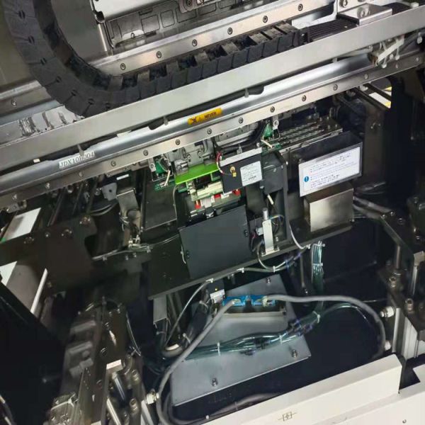 Подержанная сборочная машина SMT JUKI KE-2070/2070M/2070E/2070L LED Pick And Place Machine