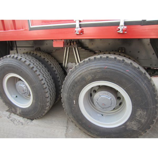 Howo 30 Tons 6X4 Heavy Duty Cargo Van Euro II Emission Standard 371hp