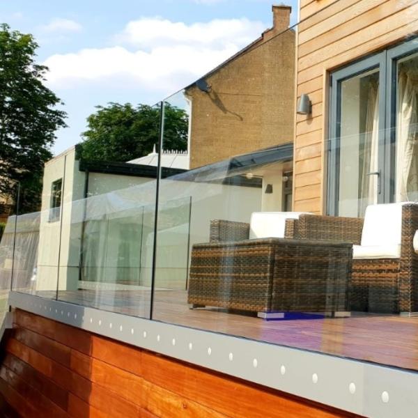 Frameless Deck Glass Railing 4+4mm 5+5mm 6+6mm 8+8mm Tempered Glass Outdoor Railing Frameless Glass Stair Balustrade Easily Customisable