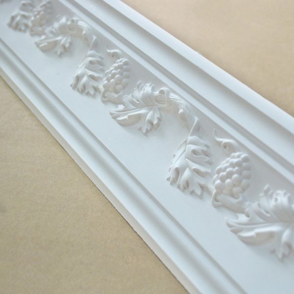 Waterproof Polyurethane Foam Cornice Easy To Install Moisture Proof for Home Decor