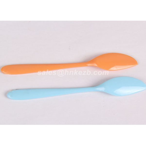 Disposable Colored Plastic Spoons Biodegradable Smooth Surface For Kids