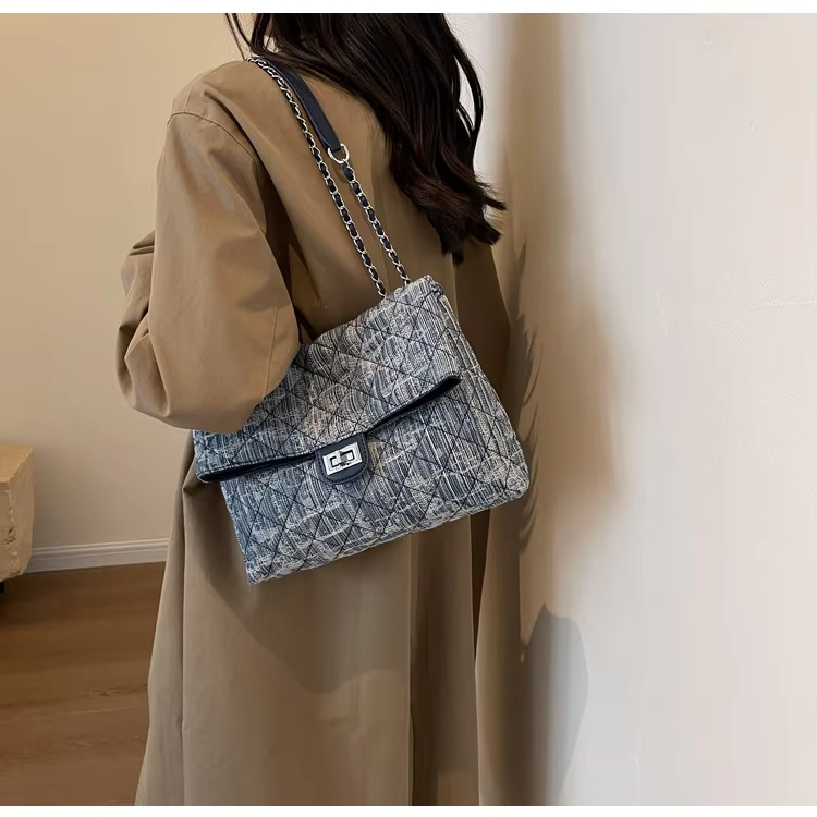 Korean Version Cute Chain Shoulder Bag Fast Shipping in 3-5 Days for Women's Plush Bag