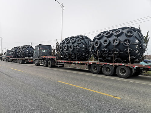 Dia 2500mm Pneumatic Rubber Fender Vulcanization Safety Valve Yokohama Fender