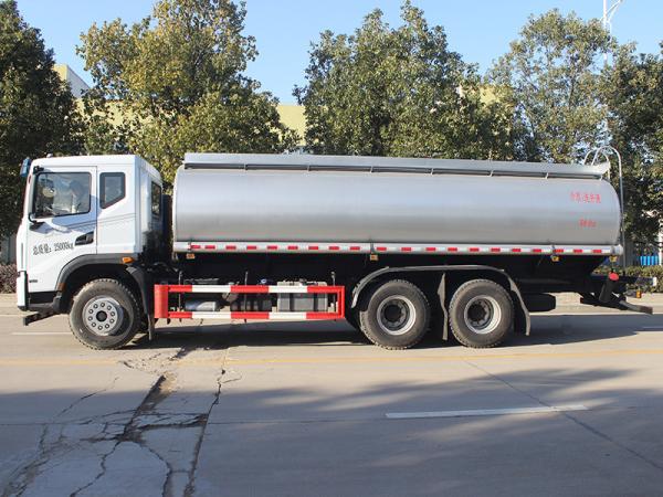 Marque Dongfenghua Shenrunzhixing, Camion de ravitaillement en liquide de 19 mètres cubes