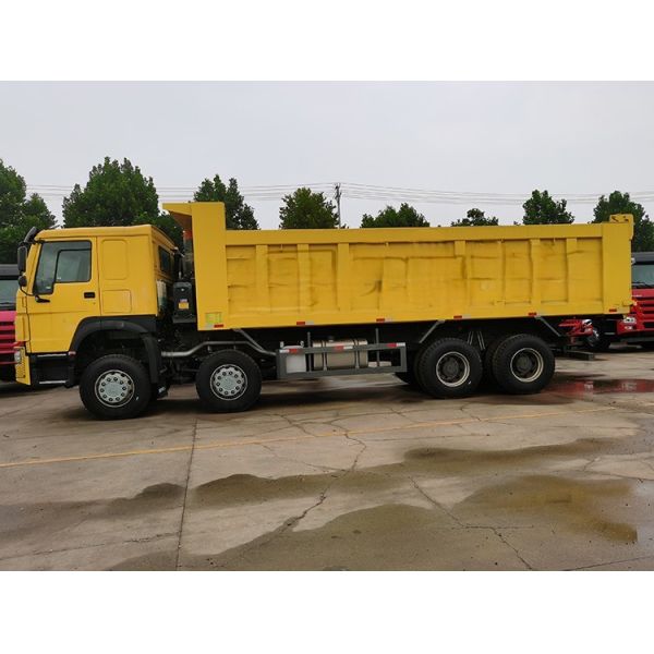 31tons 8X4 Sinotruk Dump Truck Howo 12 Wheeler Tipper Truck With High Capacity