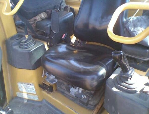 secondhand japan caterpillar D4C bulldozer, CAT bulldozer d4c lgp , caterpillar D4 D4R D4G D4H bulldozer