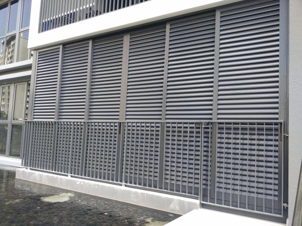 Fireproof Aluminium Louver Doors , Frosted Glass Balcony Screen Door