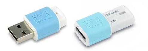 Movimentações marcadas do flash de USB para o descolamento MINI