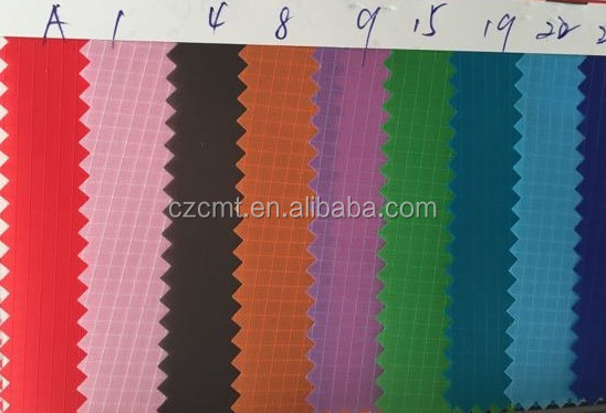 Plain Style 210T Polyester Fabric with PU Coating Resistant to Water and Stains