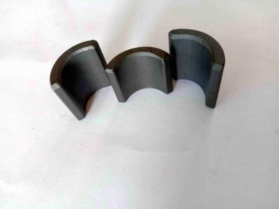 Ferrite de ímã permanente duro com alta coercividade é usado em motores de inversor W159