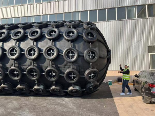Marine Rubber Fender Wholly Wrapped Technology Highly Durable
