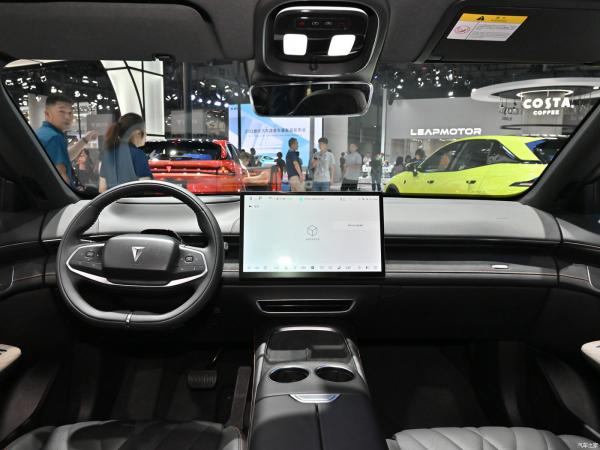 Changan Shenlan S7 Hybrid Car 5 Seats Deepal S7 200 Max EVR SUV Extended Range